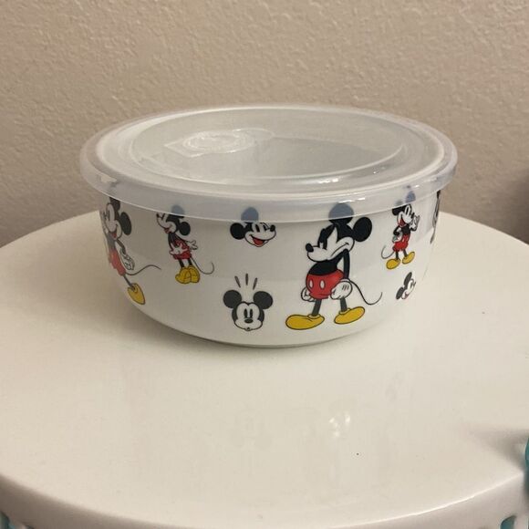 ❤️ Disney Mickey Mouse Food Storage Container!!! - Picture 3 of 6
